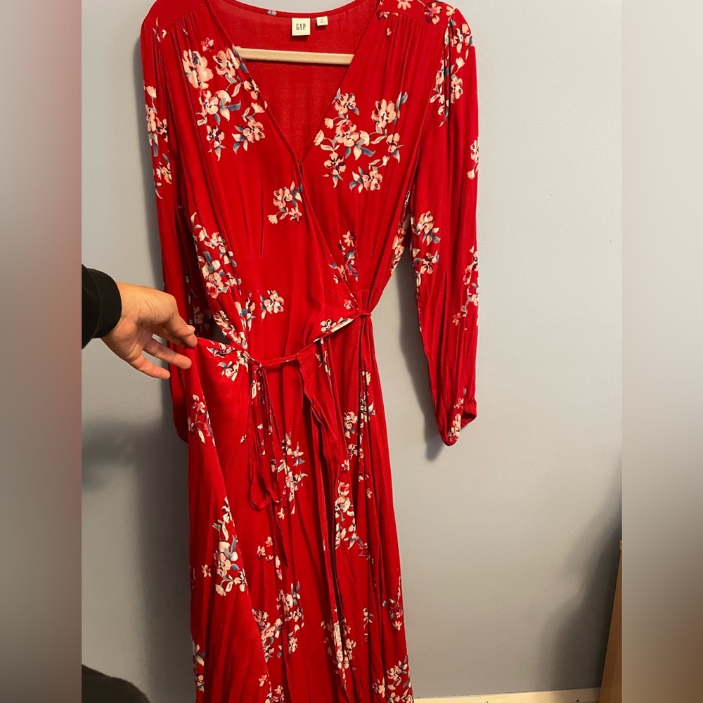 Gap red flower pattern wrap dress /M